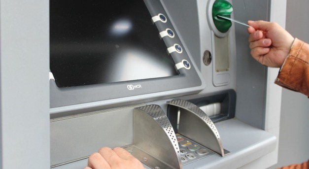 Jövő januártól változik a készpénzfelvétel az ATM-eknél